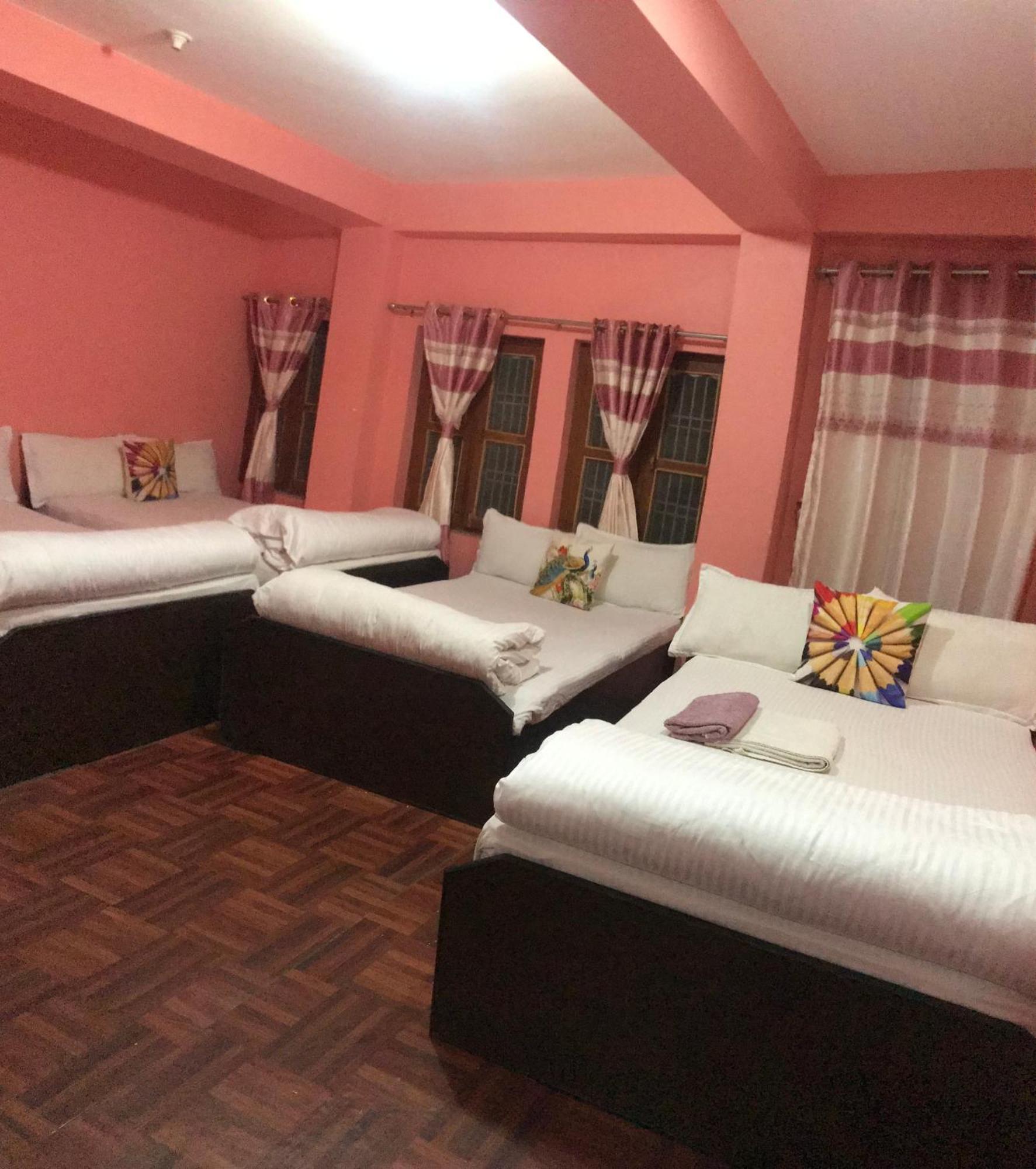 Shristi Hotel & Lodge Bandipur Exterior photo