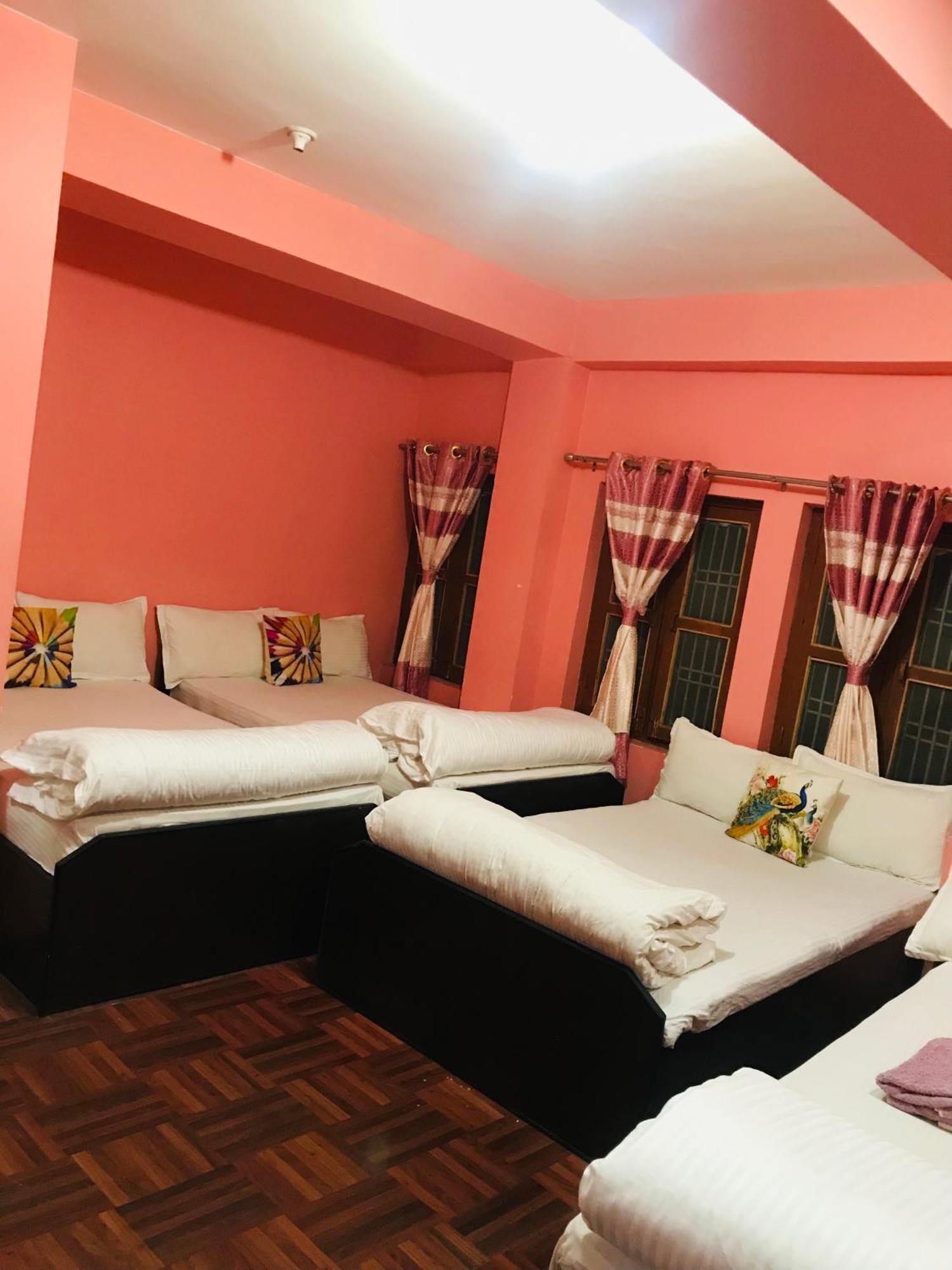 Shristi Hotel & Lodge Bandipur Exterior photo